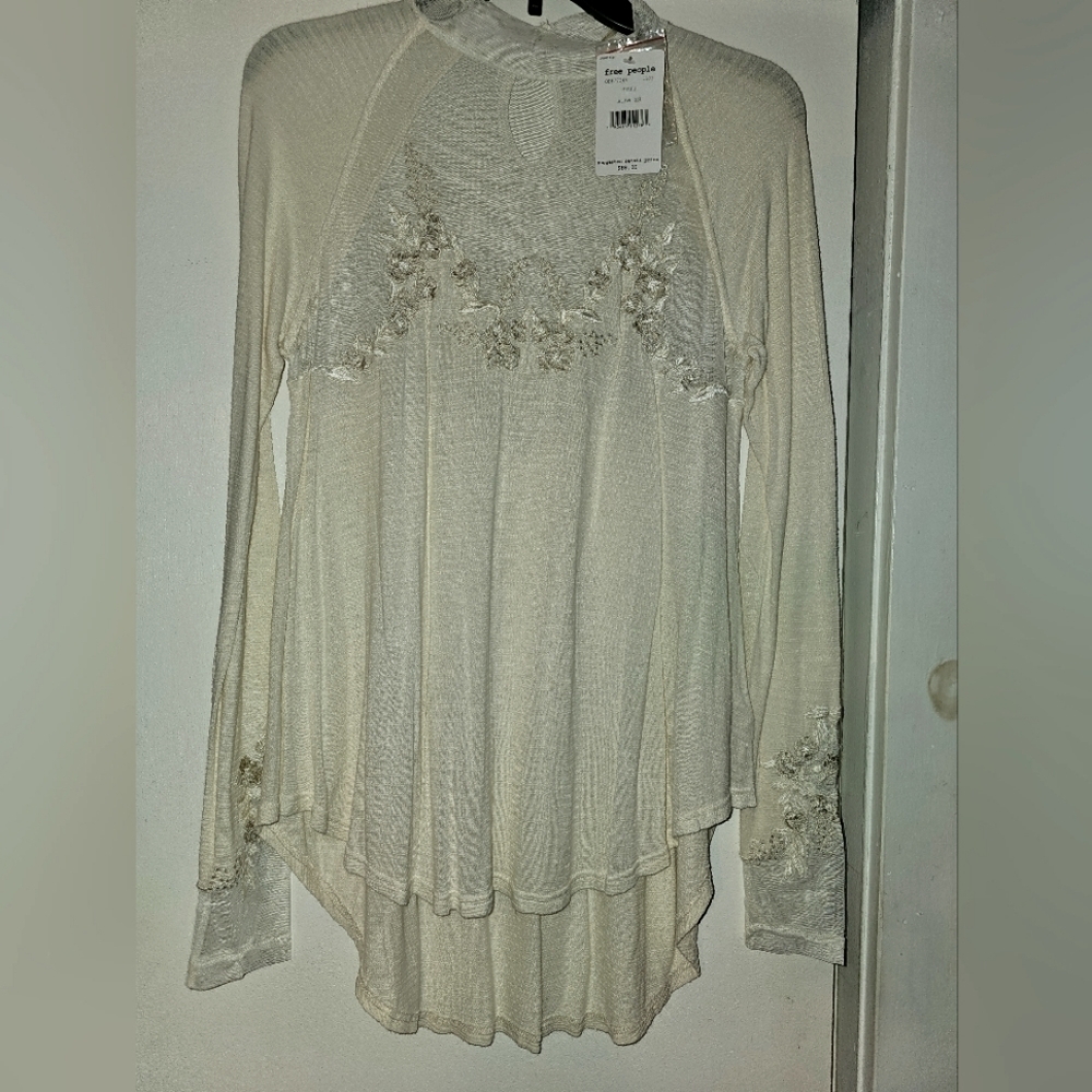 NWT Free People Blouse Size L Beautiful Flowing Lightweight Soft